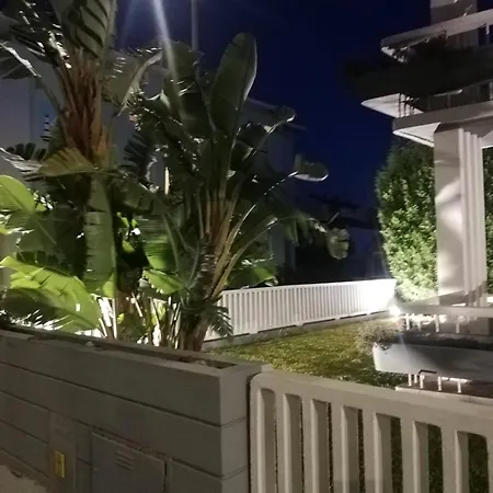 Buddies Charm House * אבאירו