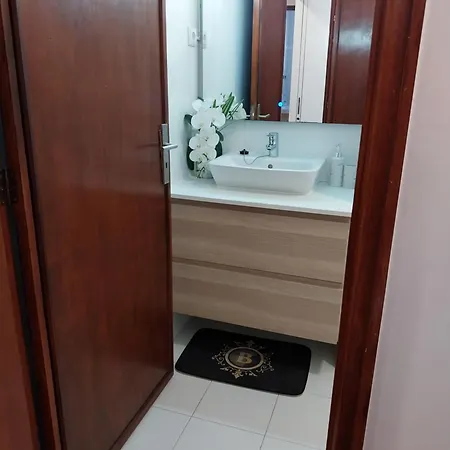 Buddies Charm House דירה אבאירו