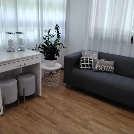 Buddies Charm House * אבאירו