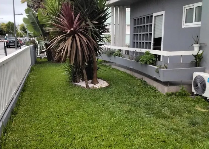 Buddies Charm House *